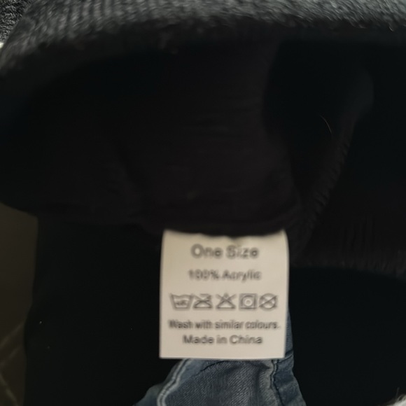 The House Ski Hat - one size - Picture 3 of 3